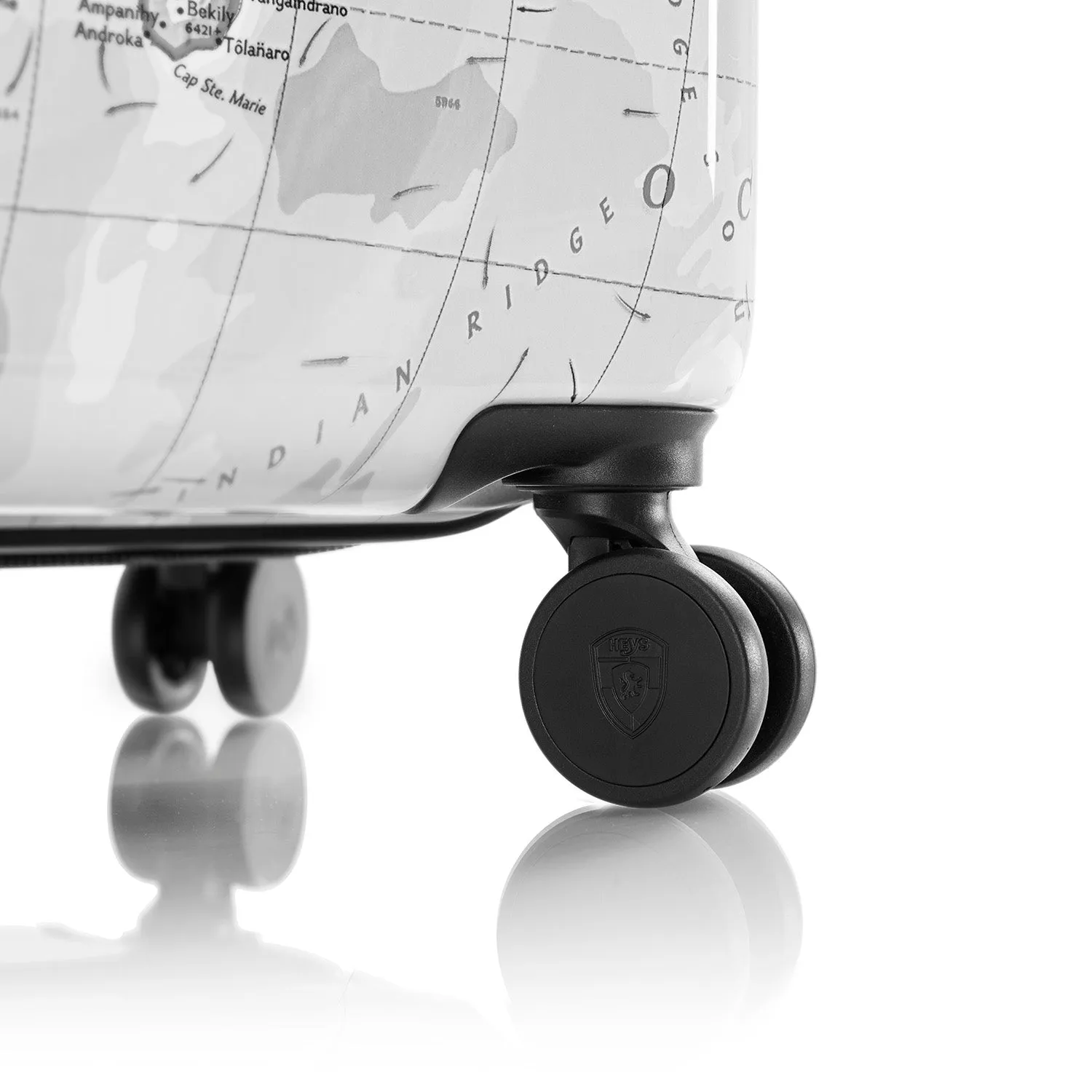 Journey 3G Fashion Spinner™ 30" Luggage