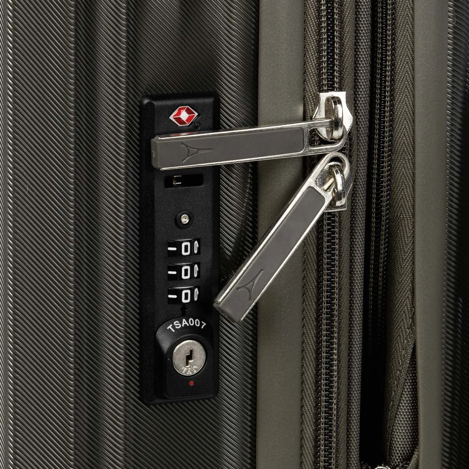 Maxlite® Air Compact Carry-on Expandable Hardside Spinner