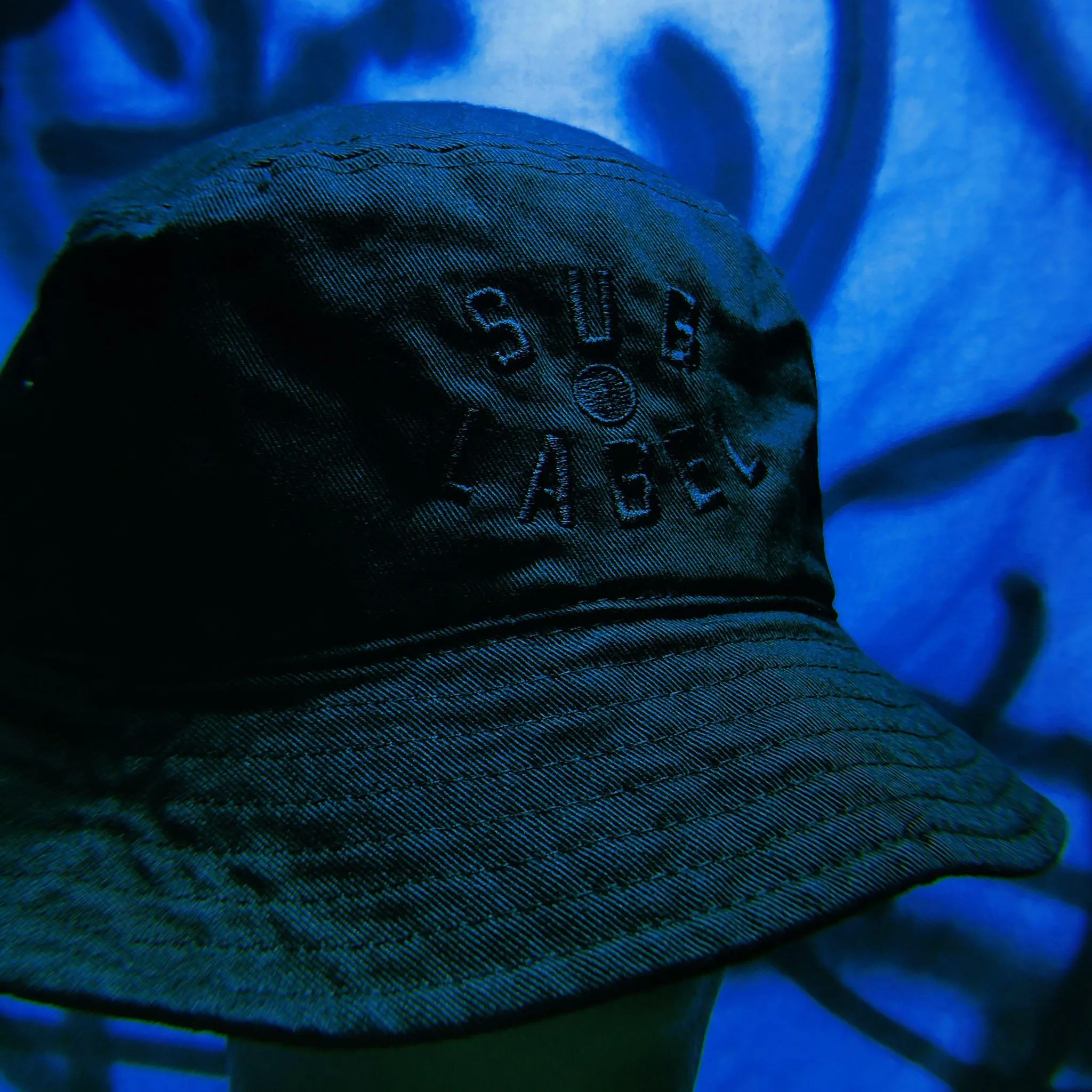 pupil (black) • bucket hat