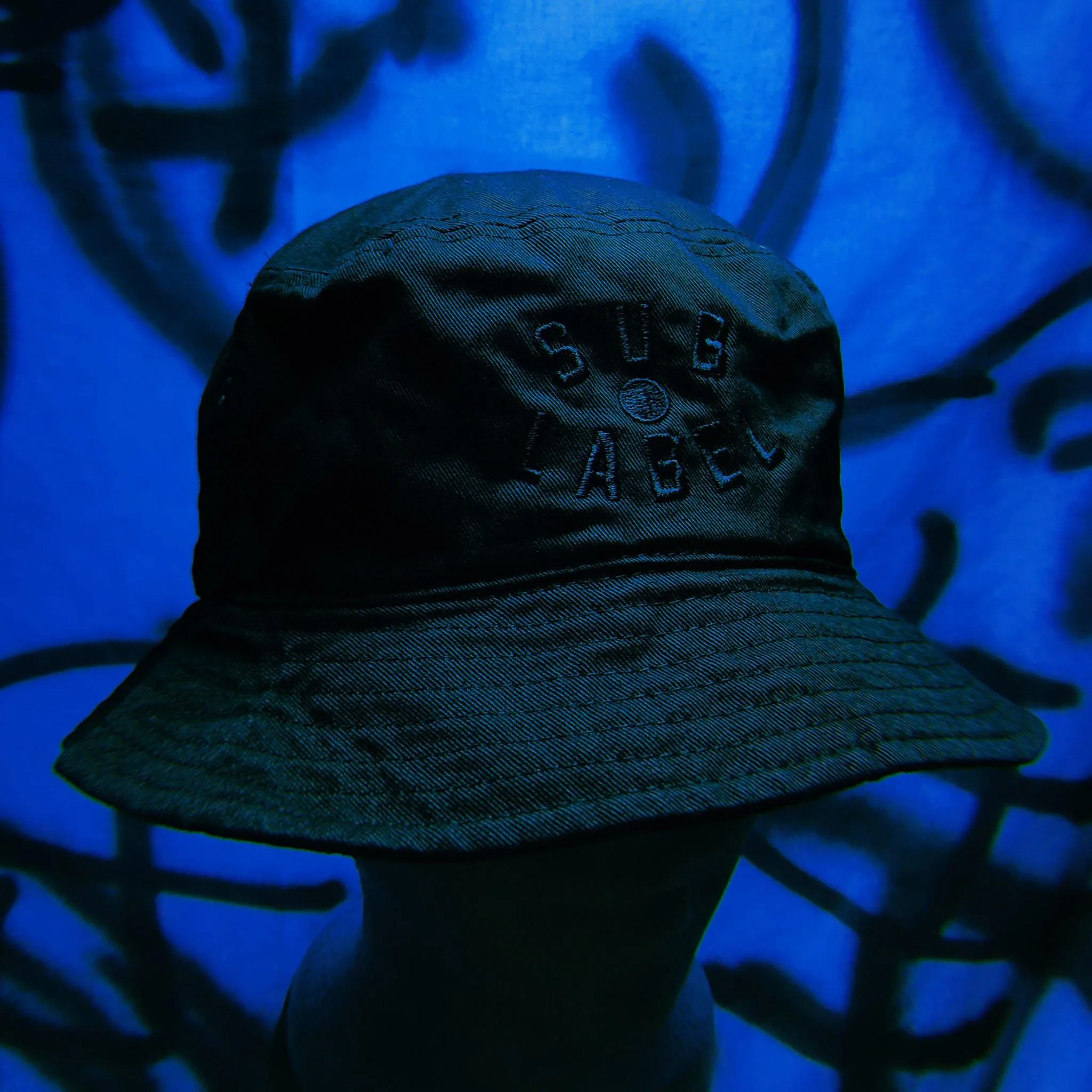 pupil (black) • bucket hat