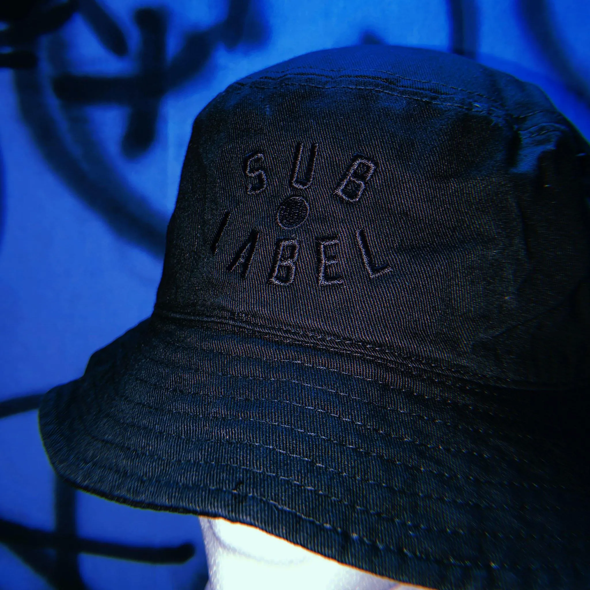 pupil (black) • bucket hat