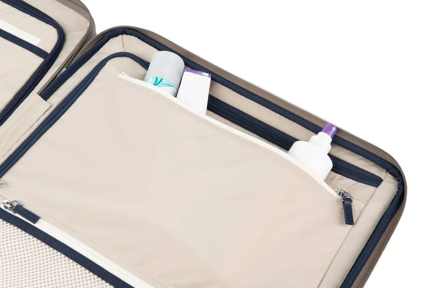 Travelpro Platinum® Elite Medium Check-In Expandable Hardside Spinner Luggage