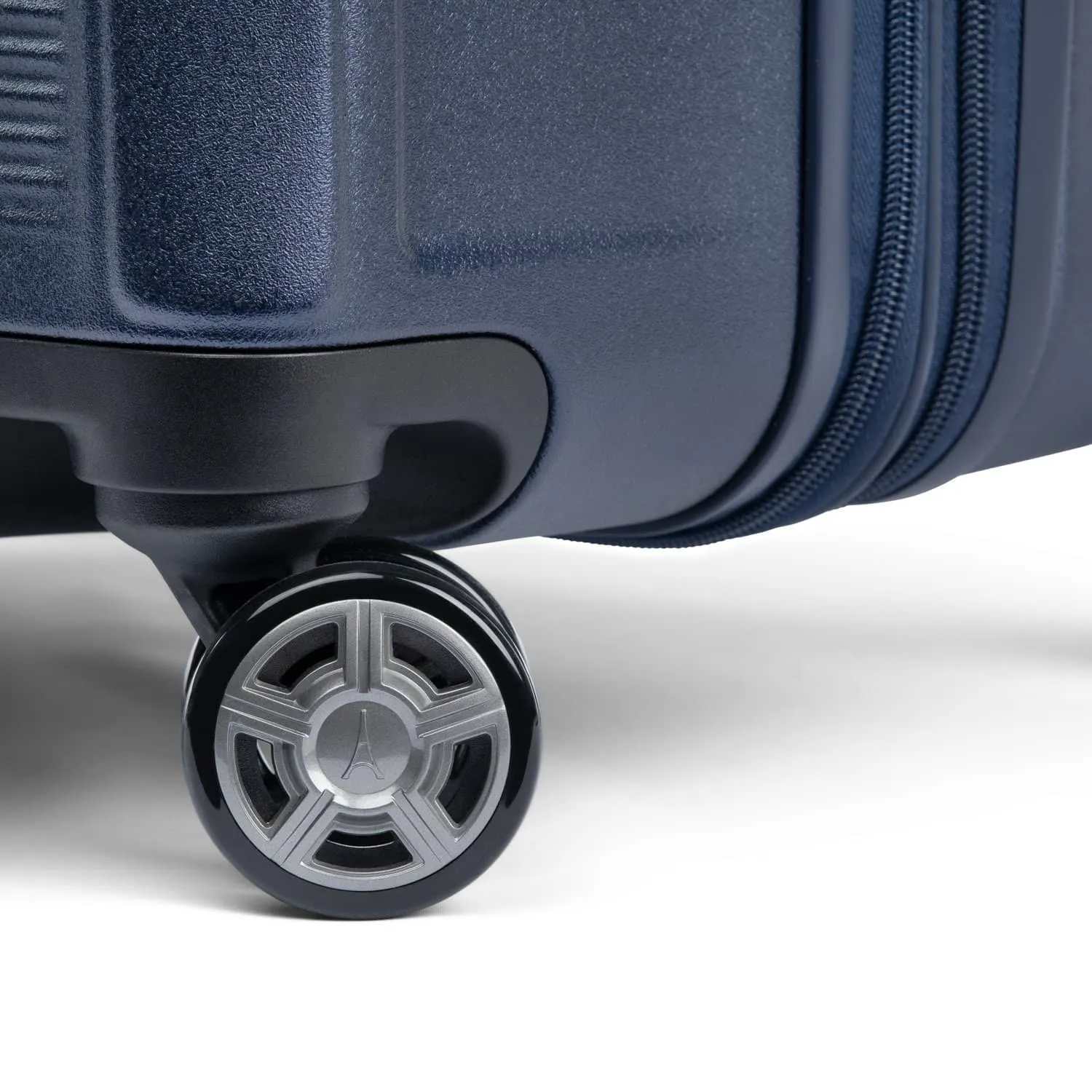 Travelpro Platinum® Elite Medium Check-In Expandable Hardside Spinner Luggage