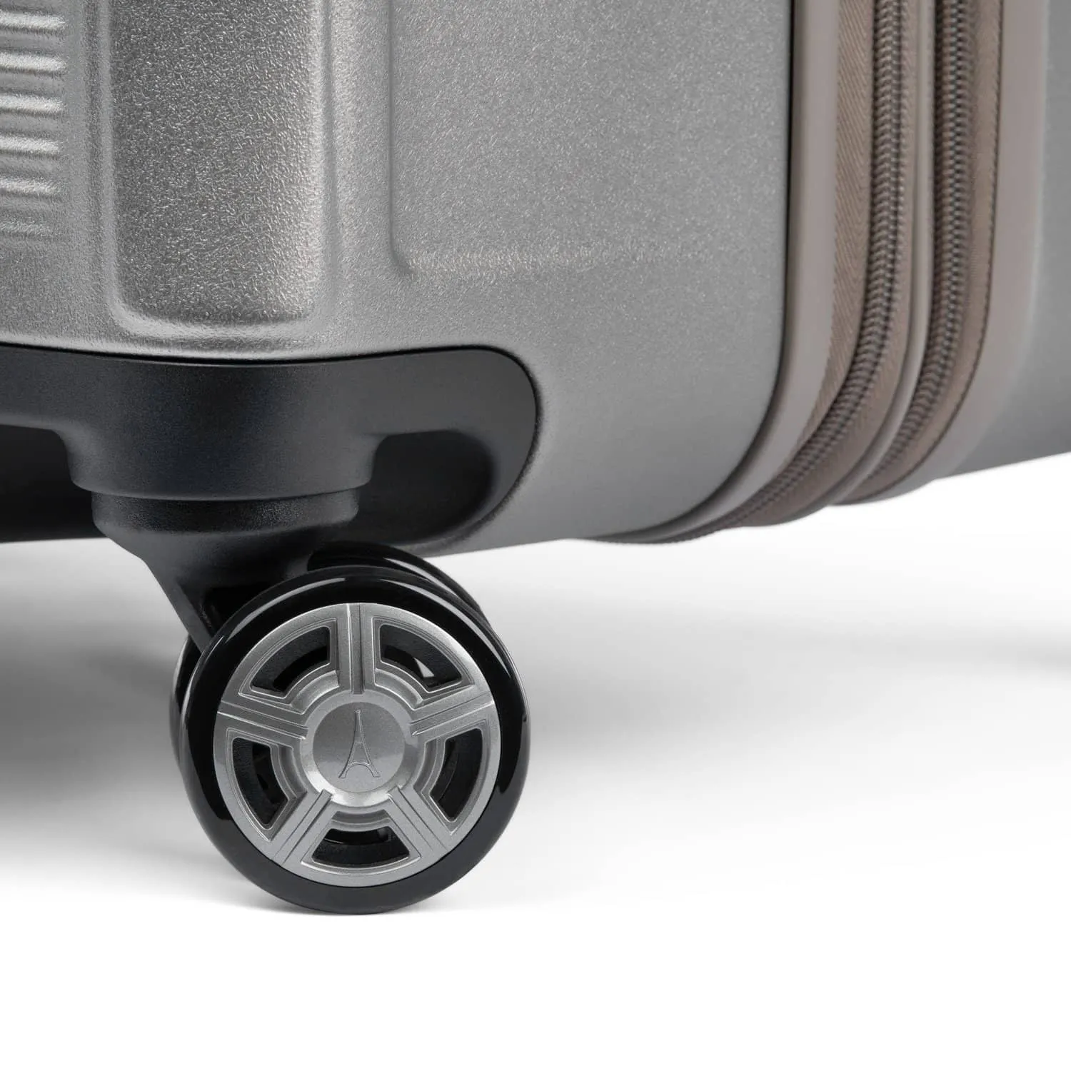 Travelpro Platinum® Elite Medium Check-In Expandable Hardside Spinner Luggage